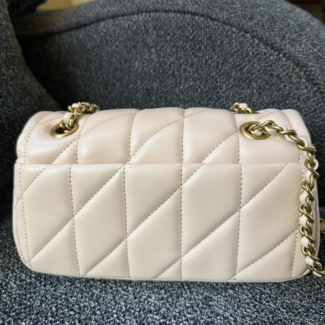 Tabby baby pink shoulder bag 20 with pillow quilting