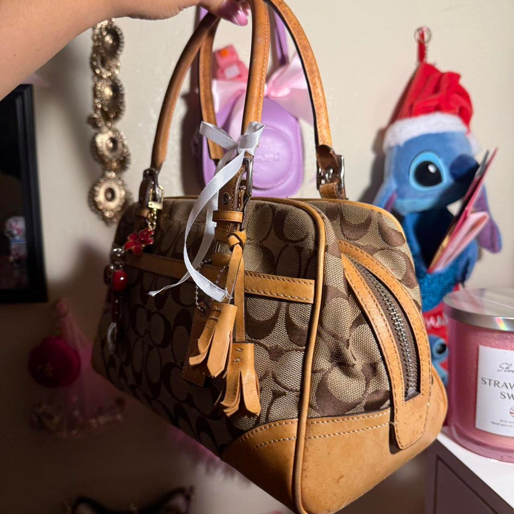 Vintage Coach Hampton Canvas Leather Signature Logo