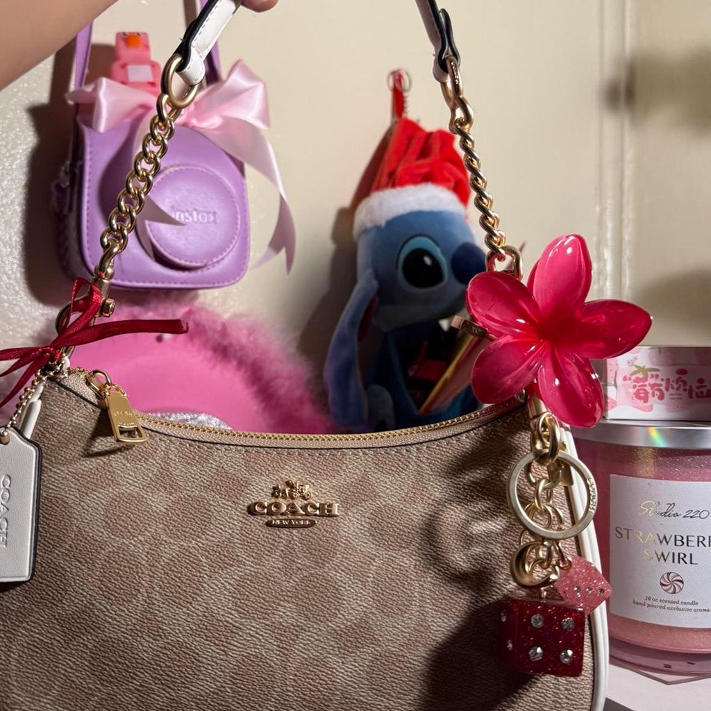 Teri Shoulder Bag In Signature Canvas