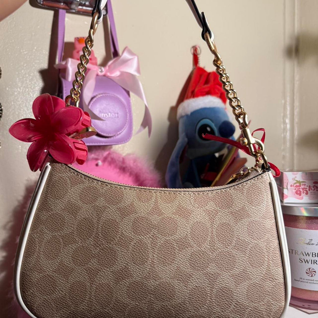 Teri Shoulder Bag In Signature Canvas