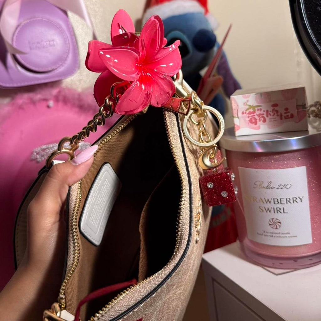 Teri Shoulder Bag In Signature Canvas