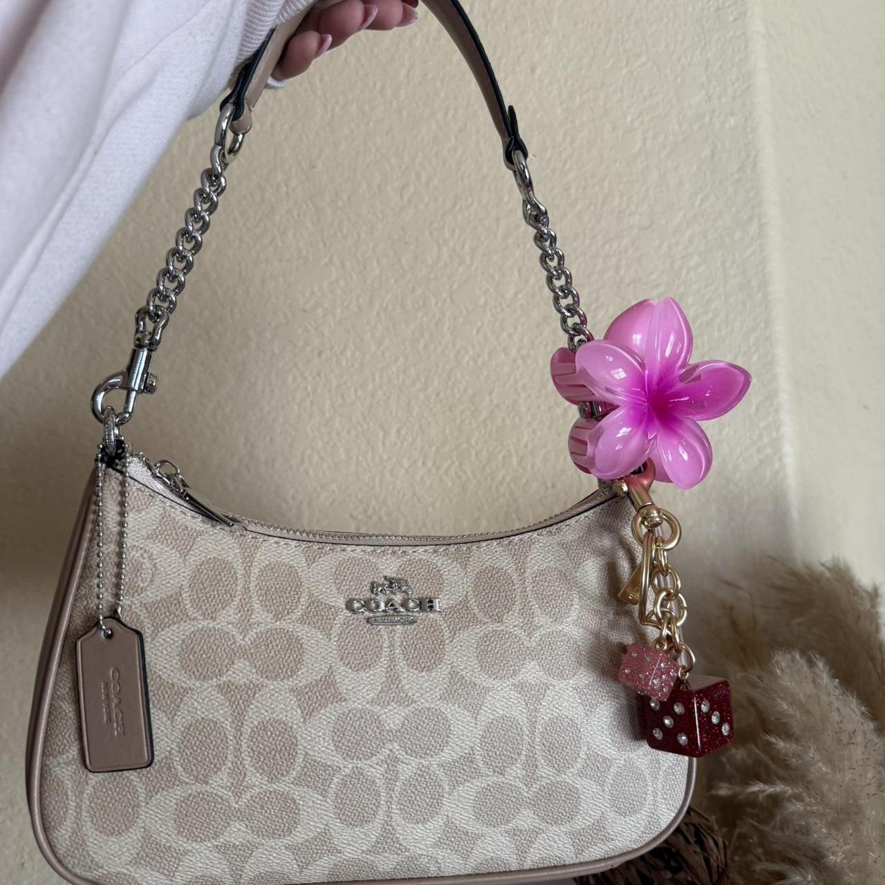 Teri shoulder bag in signature canvas