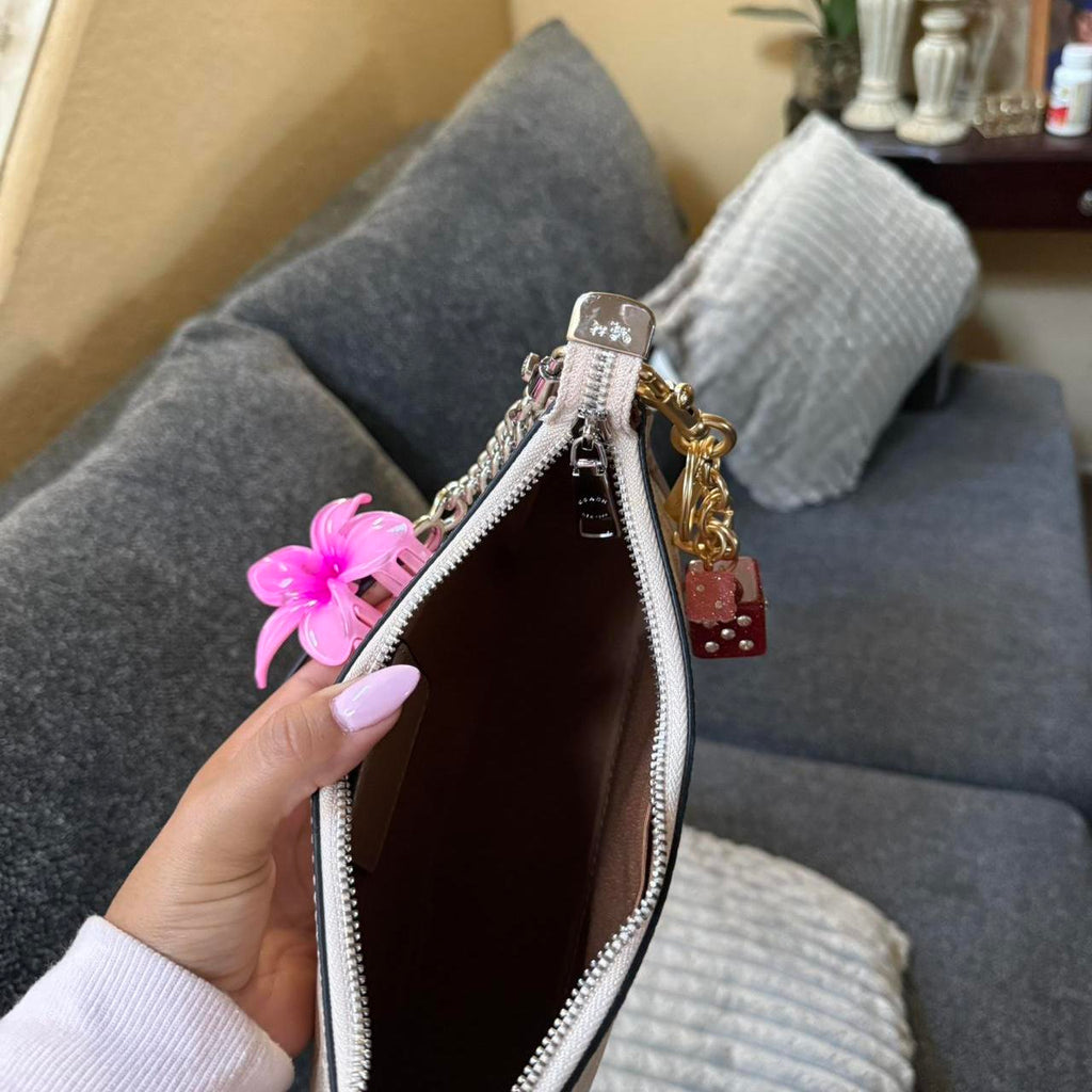 Teri shoulder bag in signature canvas