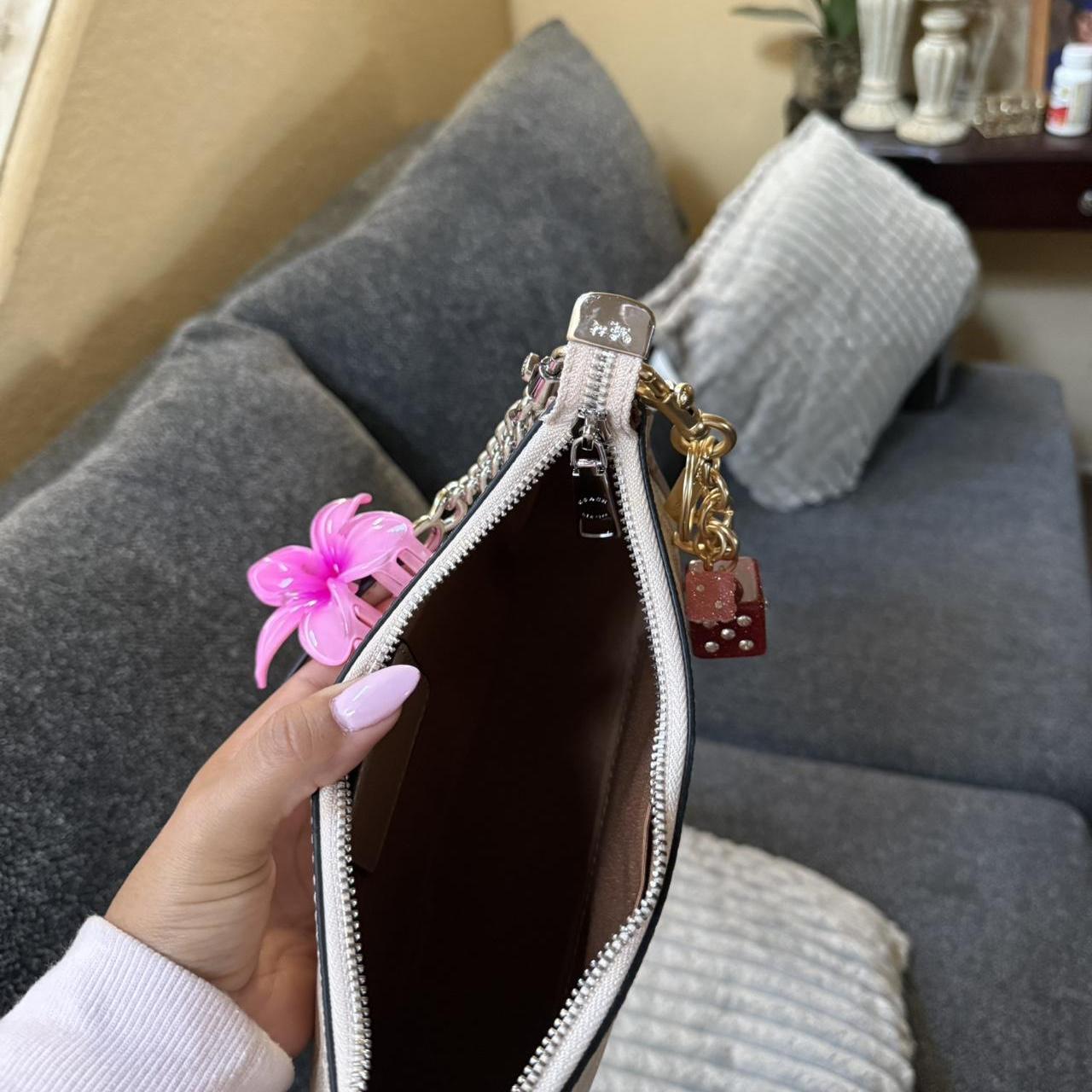 Teri shoulder bag in signature canvas